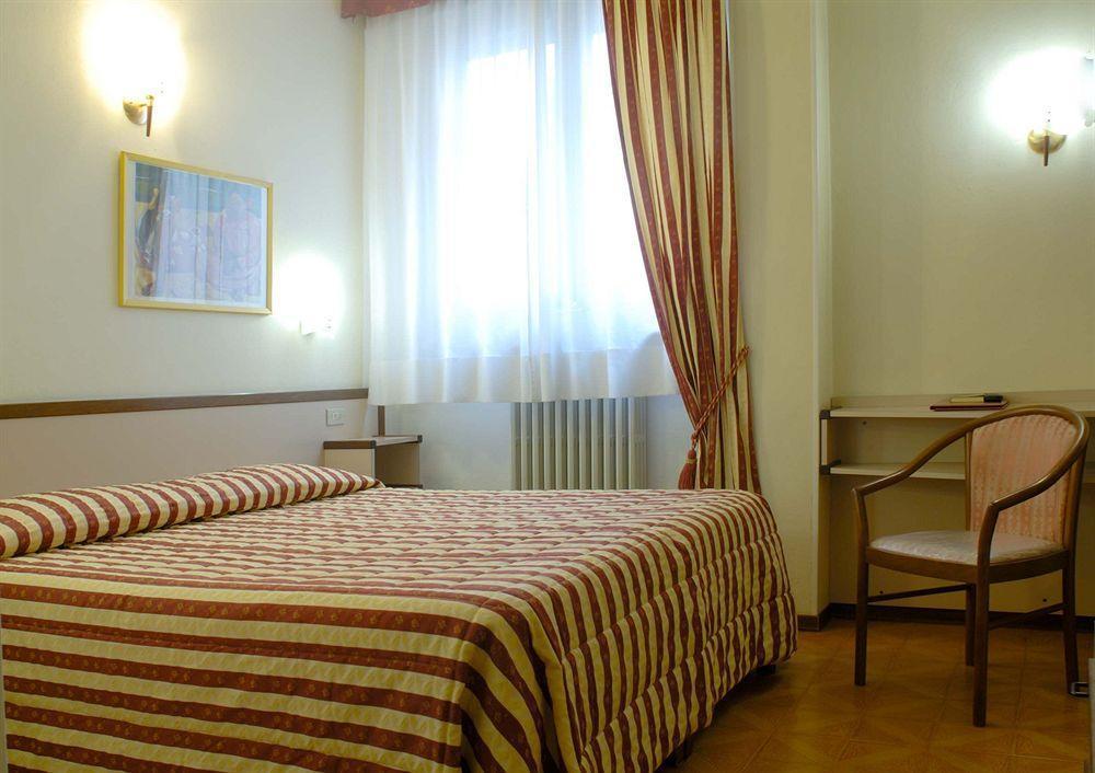 Hotel Bes Papa 3*